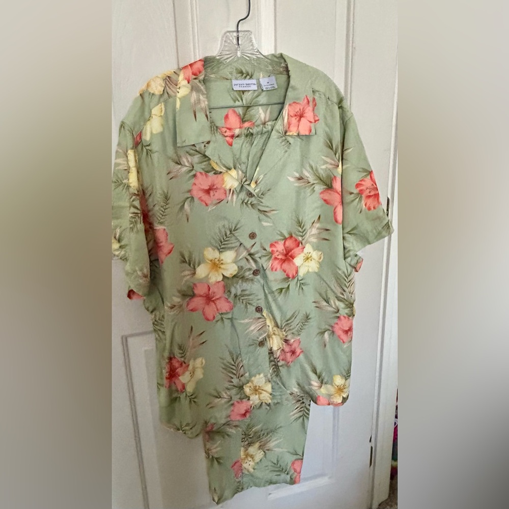 Jaclyn Smith Floral Green Sz 3X Shirt & Sz 2X Cropped Pants Outfit